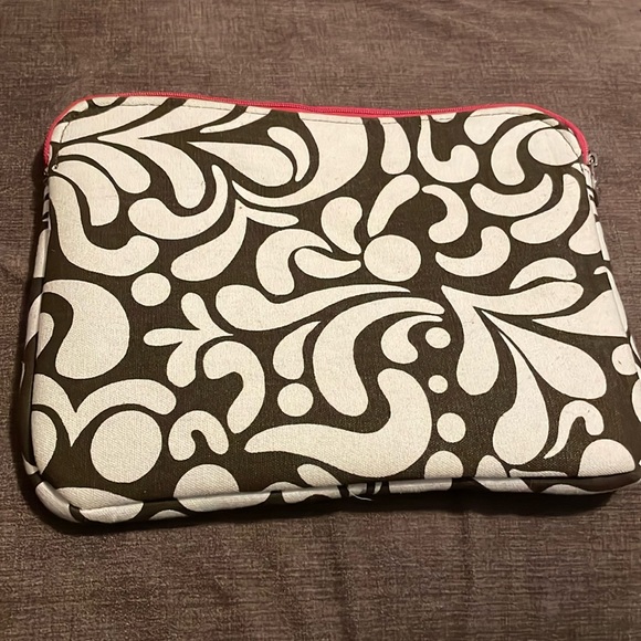 Brown Patterned Protective Case for Kindle/Tablet/Ipad/Small Laptop - Picture 1 of 2